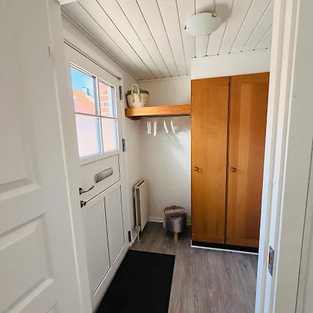 Dejlig Hus I Hjertet Af Med Egen Terrasse Og Alt Du Behover Som Handklaeder Og Sengelinned Villaer *