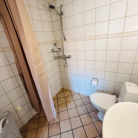 Dejlig Hus I Hjertet Af Med Egen Terrasse Og Alt Du Behover Som Handklaeder Og Sengelinned Villaer